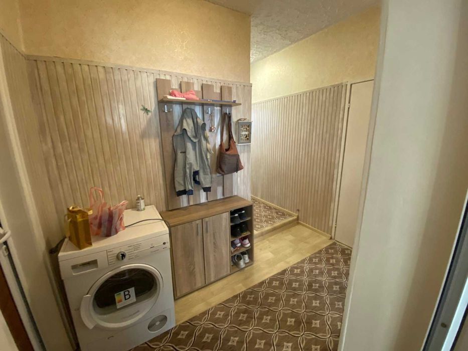 Два етажа от къща в гр.Асеновград , Училище Отец Паисий