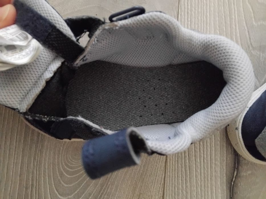 Декатлонски маратонки за момче 27