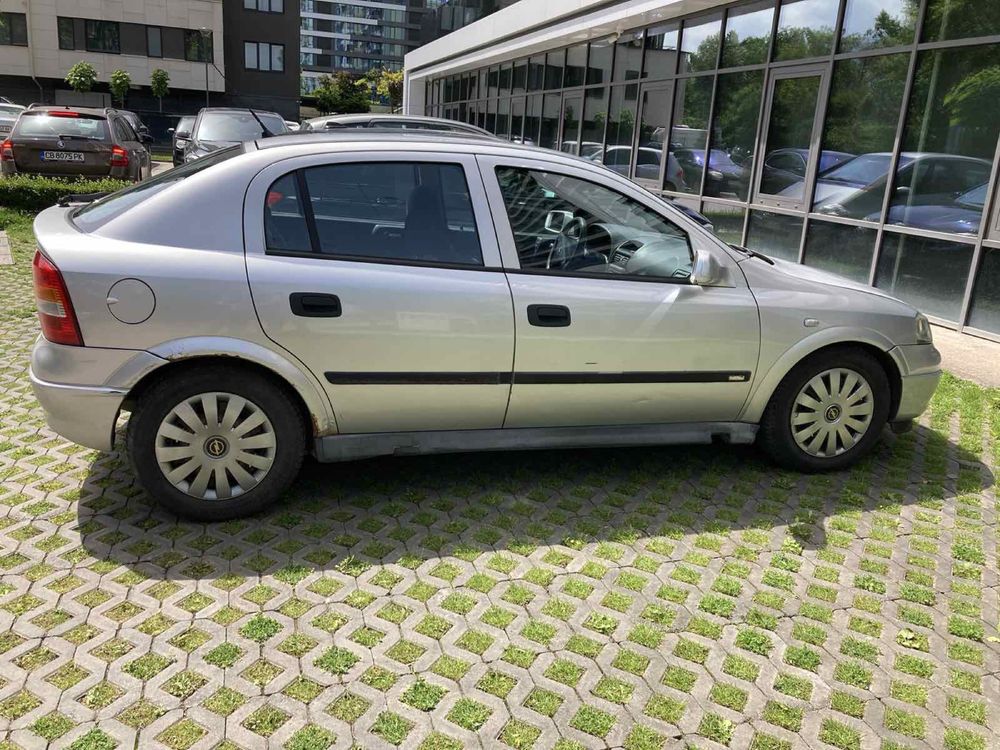 Кола Opel Astra G