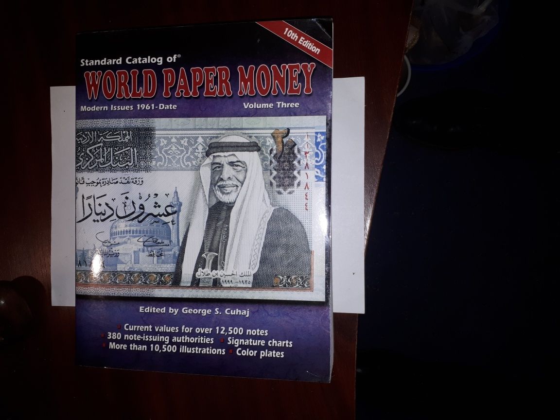 Catalog bancnote "KRAUSE World Paper Money 1960 - 2001"