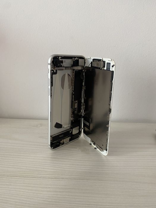 Display iPhone 7 si Carcasa , originale din dezmembrari !!