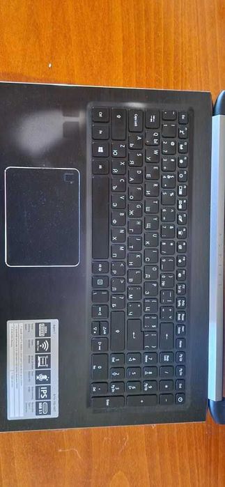 Продавам лаптоп  700лв