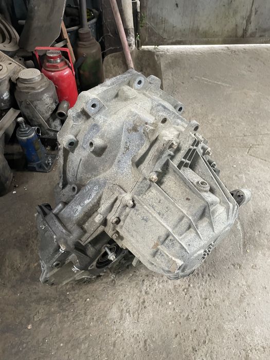 Cutie viteze opel zafira 1.9 6+1  cod 55186623