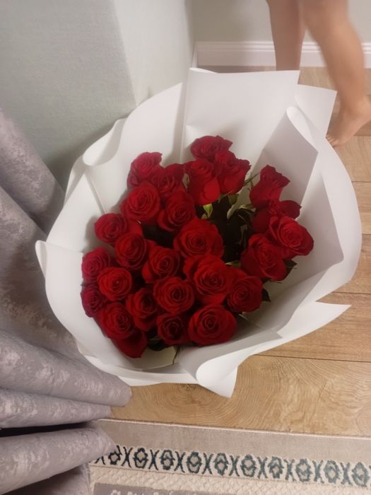 Цветы розы метровый