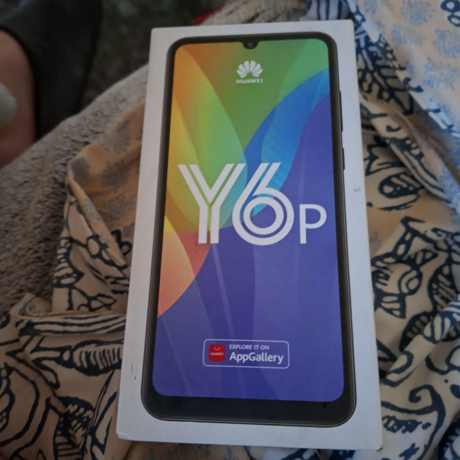 XUAWEI Y6p нов не употребяван.