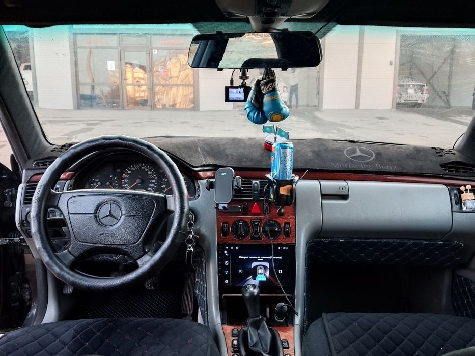 Мерс 210 седан проблем нет