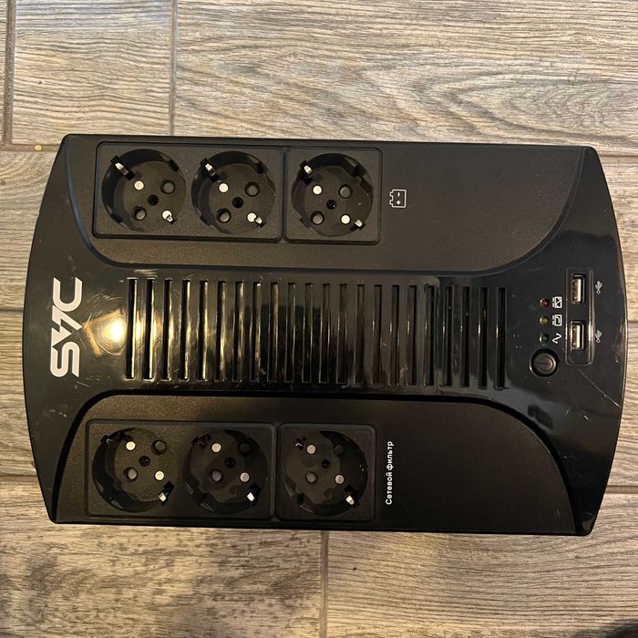 ИБП CyberPower VP700ELCD и SVC U-850-L