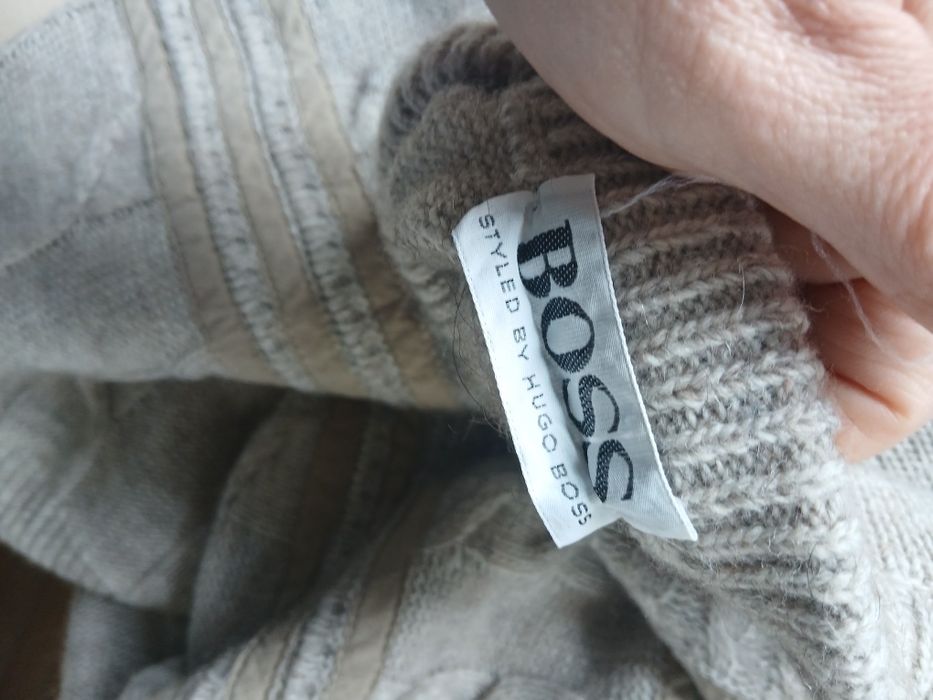 Pulover bărbătesc 50%lână, Hugo Boss ,mărimea L/XL