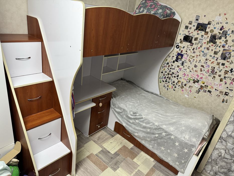 Двухьярустная  кровать