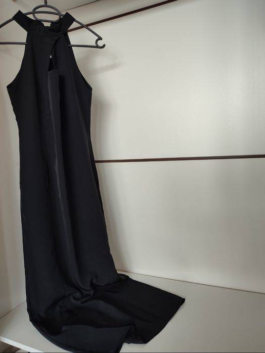 Черна дълга рокля