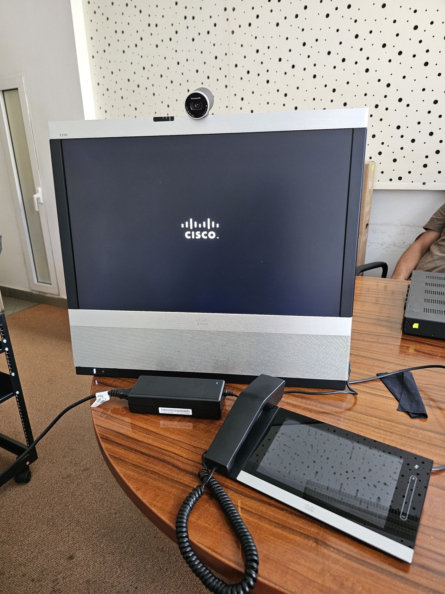 Cisco EX90 H323 система за видеоконферентни разговори