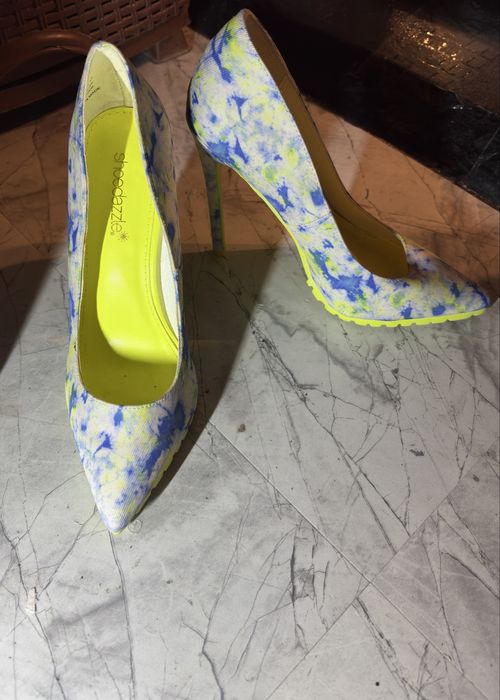 Стилни обувки на ток