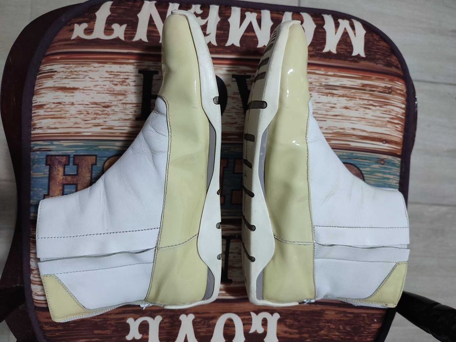 Ghetuțe Camper din piele naturală mărimea 36