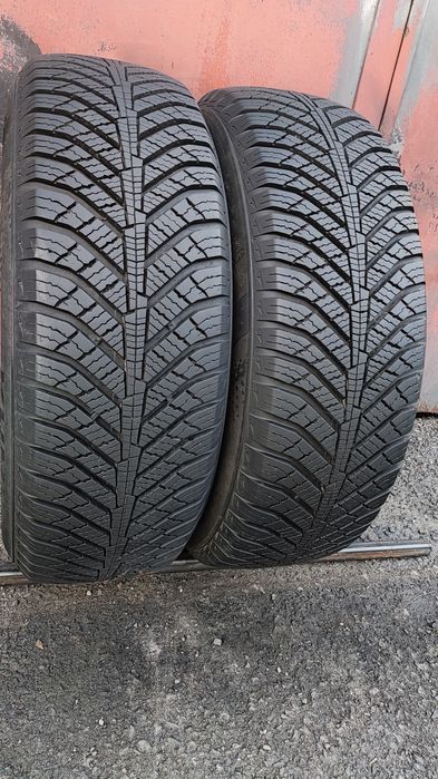 2бр. всесезонни гуми 185/65/14 Kumho Solus
7.1мм
dot22
Много добро със