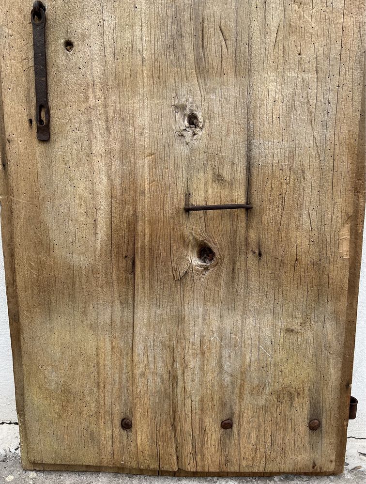 Usa taraneasca lemn veche dintr-o singura bucata