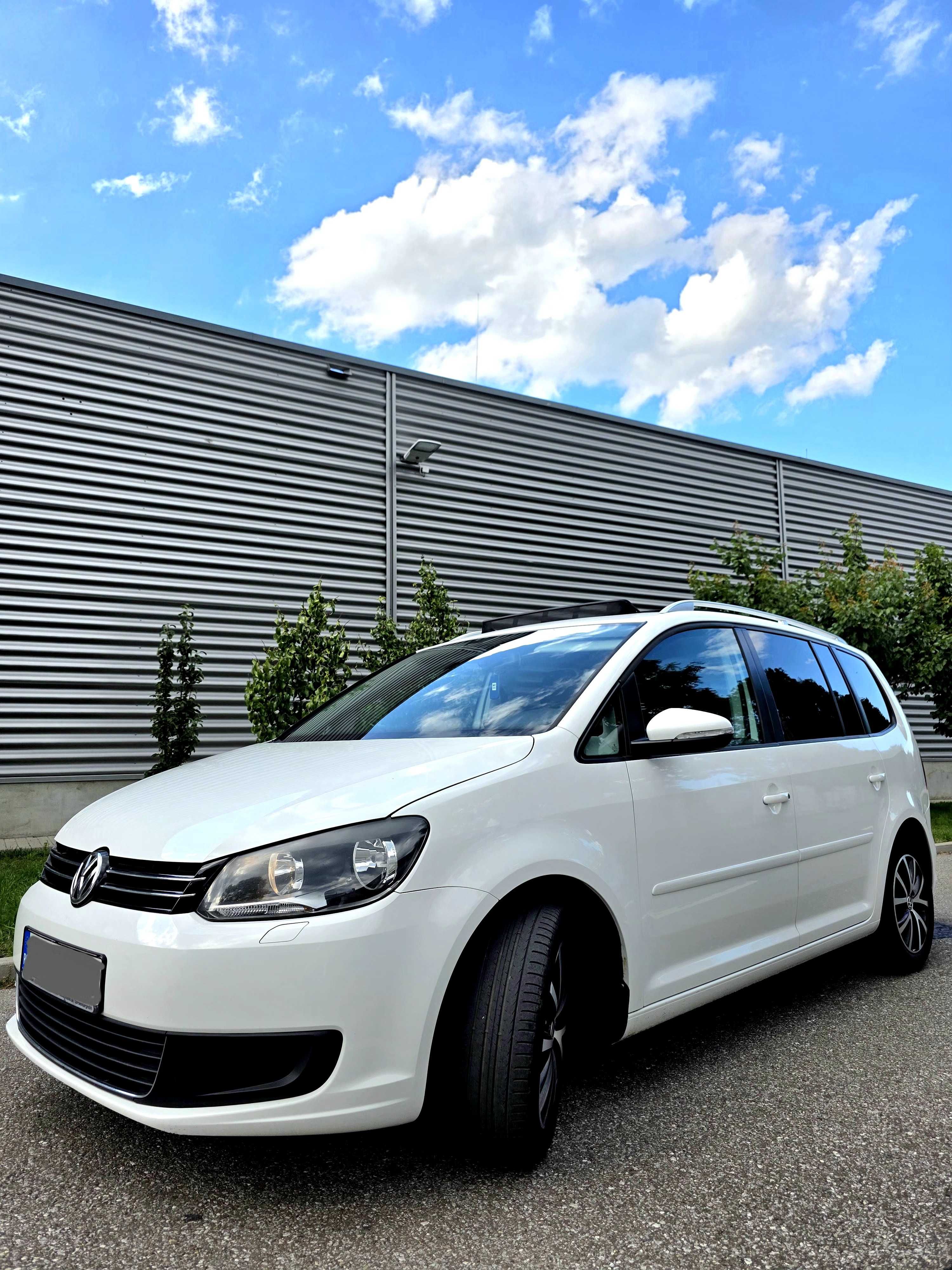 Volkswagen Touran 2.0 TDI / Euro 5 / Întreținut Impecabil / Panoramic