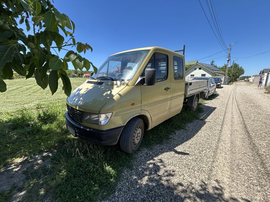 Mercedes 208D 7 locuri