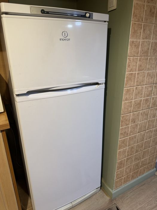 Холодильник индезит