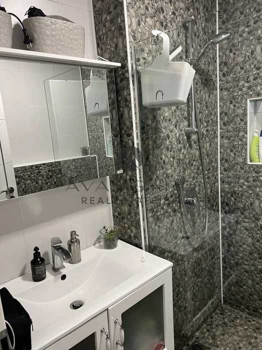 Продава се Тристаен апартамент в Пловдив, Христо Смирненски - 75 кв.м за 2027 €/кв.м - Снимка #8