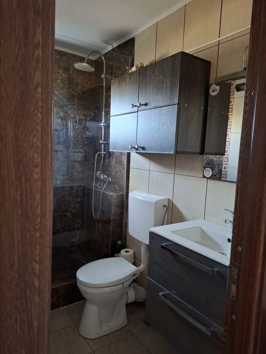 Închiriere apartament 3 camere