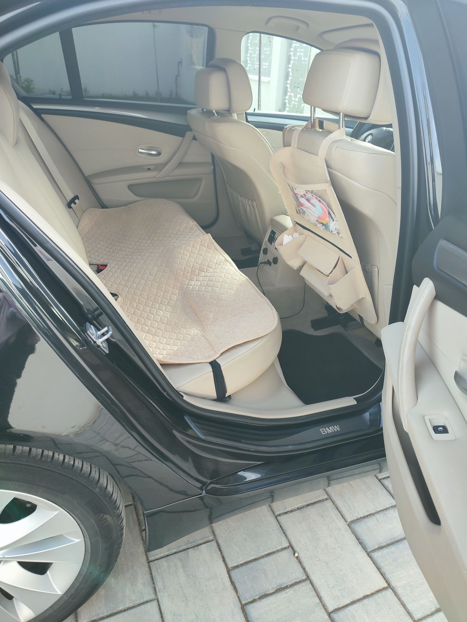 BMW Seria 5 E60 facelift 2.0 automat 177 cp super intretinut