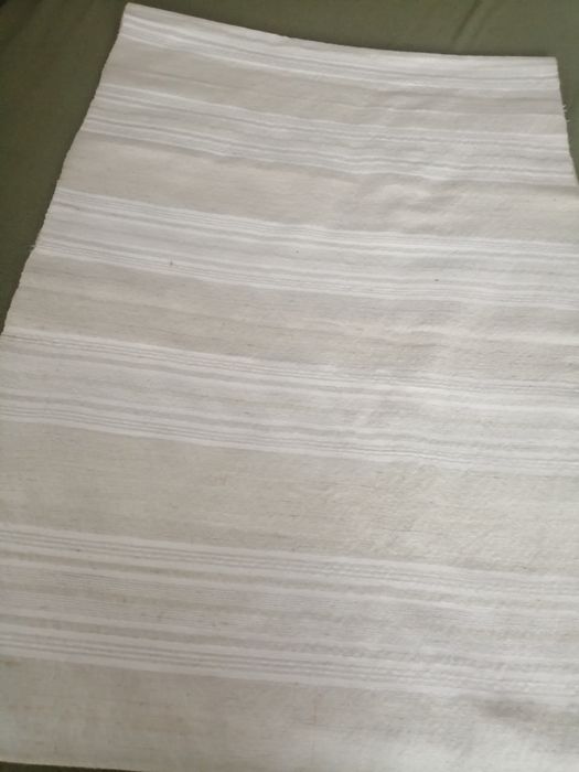 Бели вълнени автентични тъкани  покривки за легло