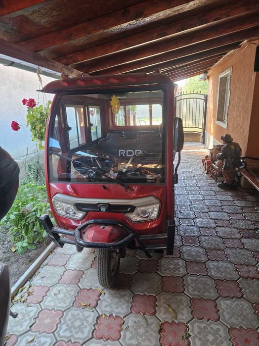 Vand triciclu electric!!