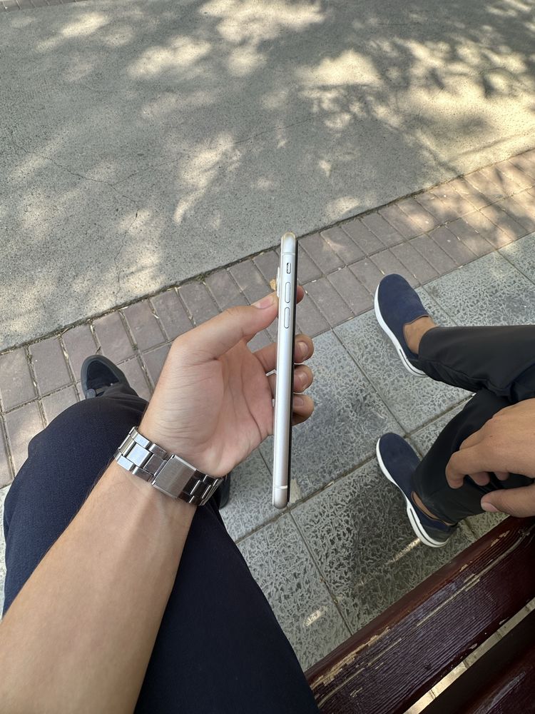iPhone 11  128gb