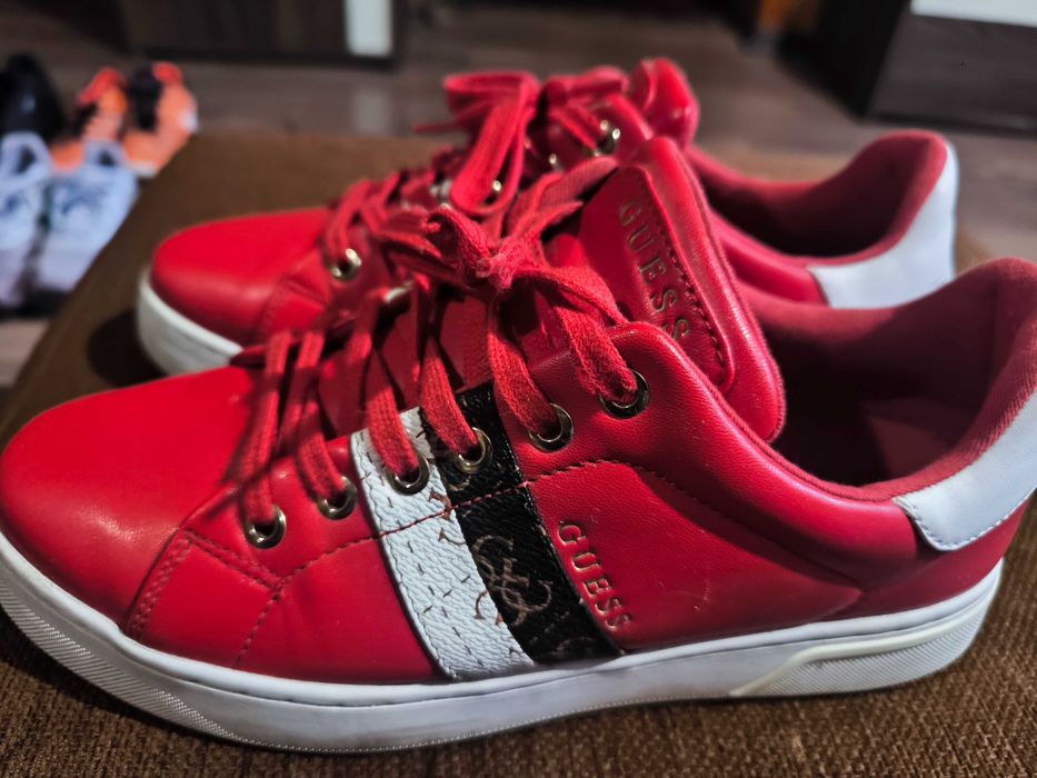 Оригинални кецове GUESS