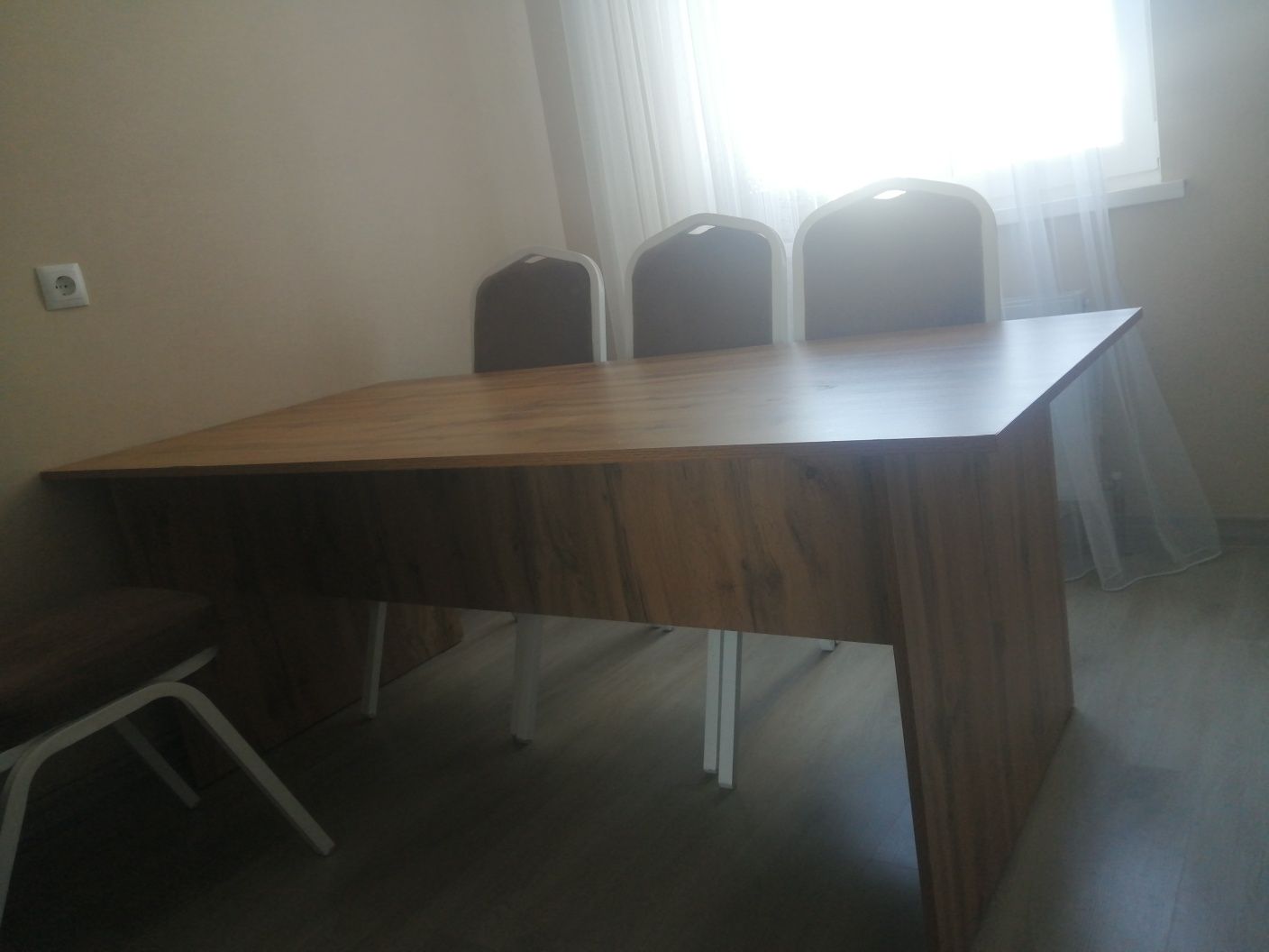 Стол продается 15 тыс