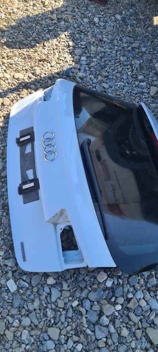 Haion cu luneta Audi A6 4G break alb