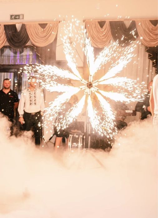 Artificii exterior, fum greu, gheata carbonica, fulgi, baloane cu fum