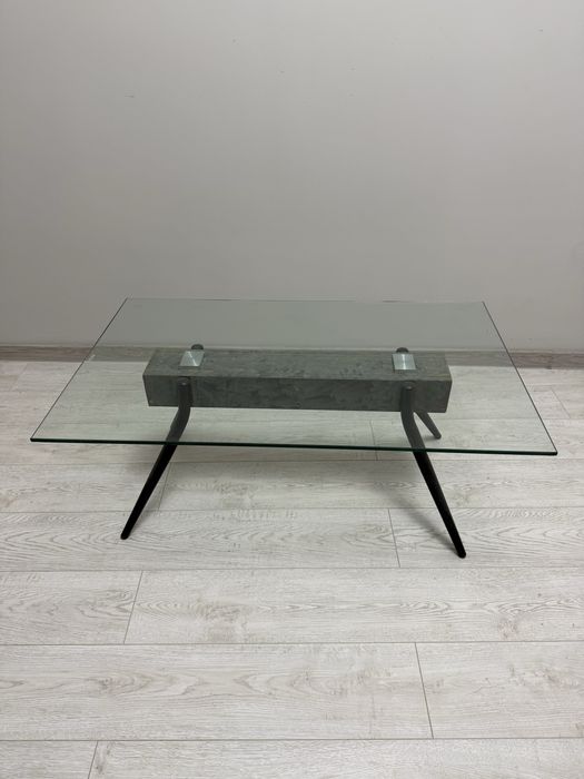 Холна стъклена маса