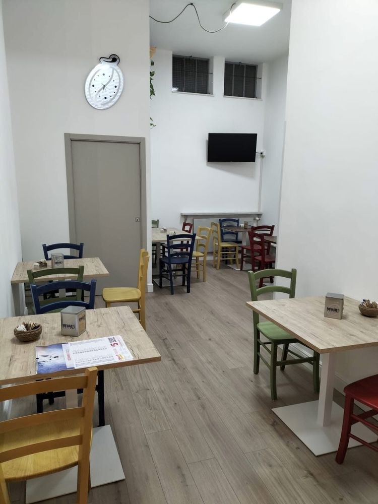 Mese și scaune din lemn masiv - Perfecte pentru restaurante, pub-uri!