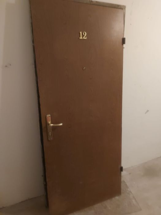 Продам железный дверь размер 80/2