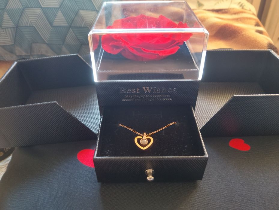 Прекрасный кулон на 100 языках "я тебя люблю"