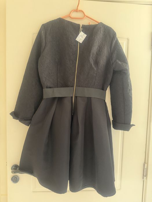 Елегантни дамски рокли