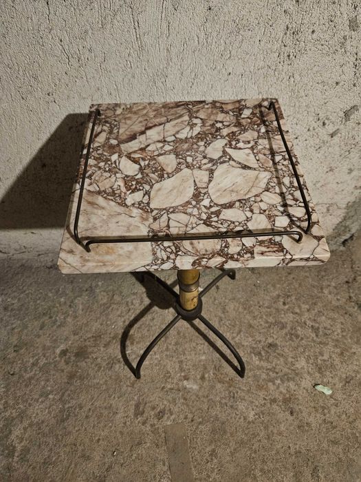 Стара мраморна масичка / поставка за телефон