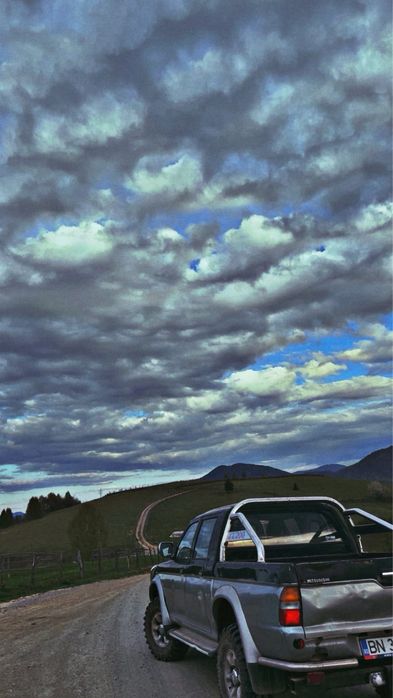 Vând Jeep L200 – An 1998, motor 2.5L, stare excelentă!