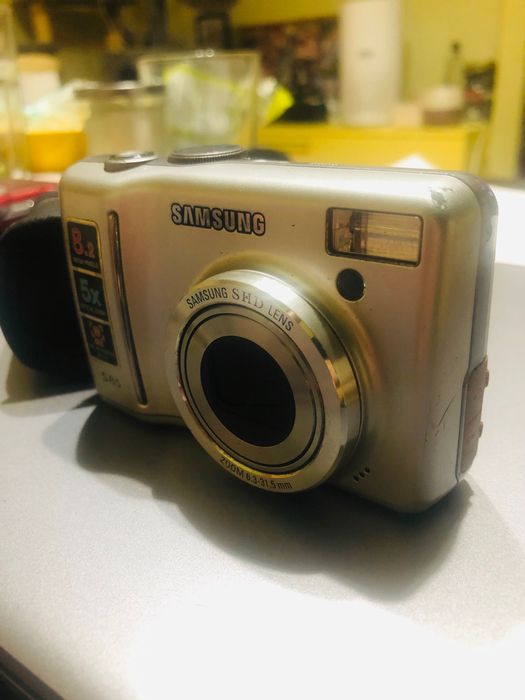 Aparate foto digitale Samsung si HP, impecabile