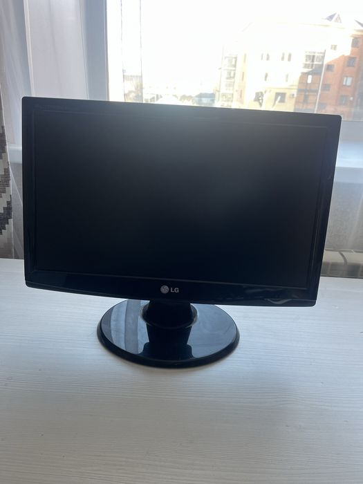 Монитор Lg цена 5000 тг