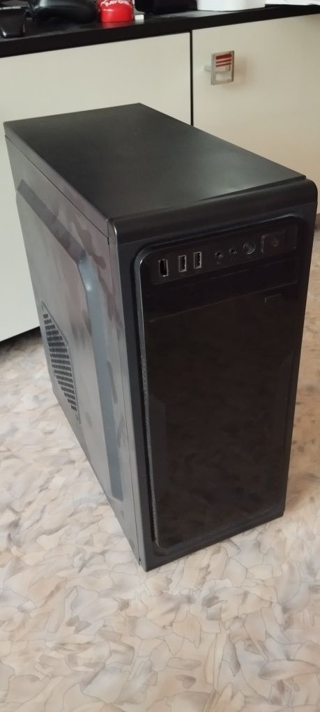ПК: i5-7600k, 16GB DDR4, 256GB NVMe SSD
