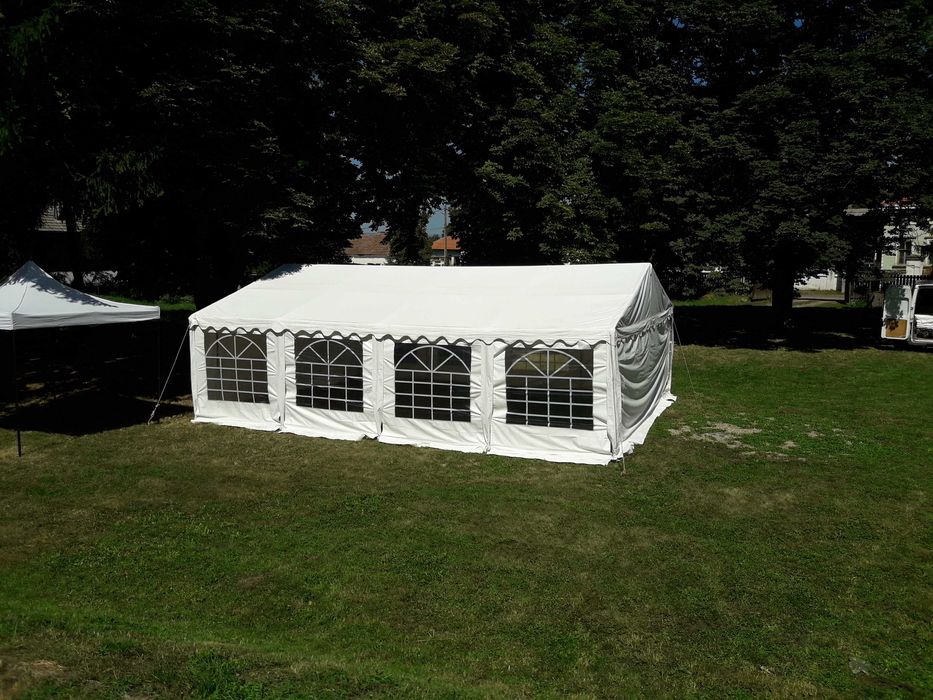 Cadru metalic pentru cort 5x8m, înălțime 2 metri.