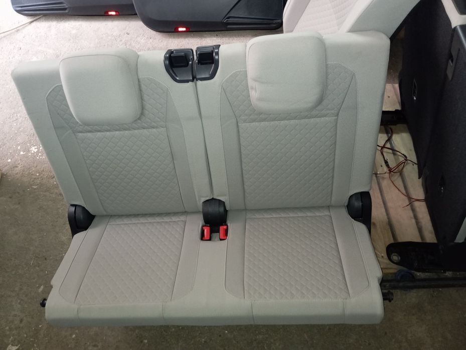 VW Tiguan Allspace салон, седалки и кори за врати 7 местен