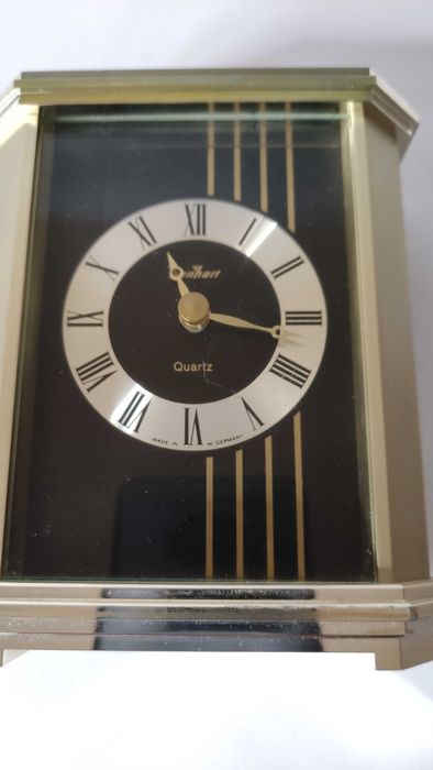 Hanhart германски настолен кварцов часовник