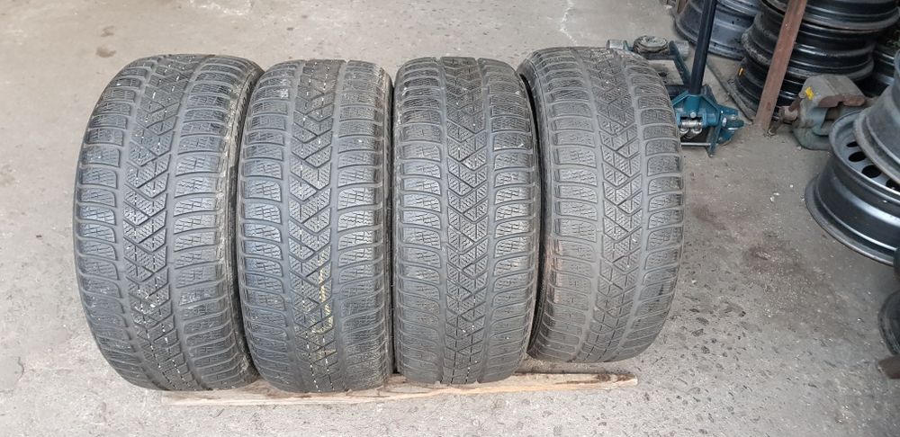 Зимни гуми-18цола-225/40-1бр.-100лв."PIRELLI "