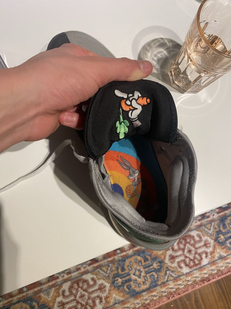 Lebron 18 Low bugs Bunny