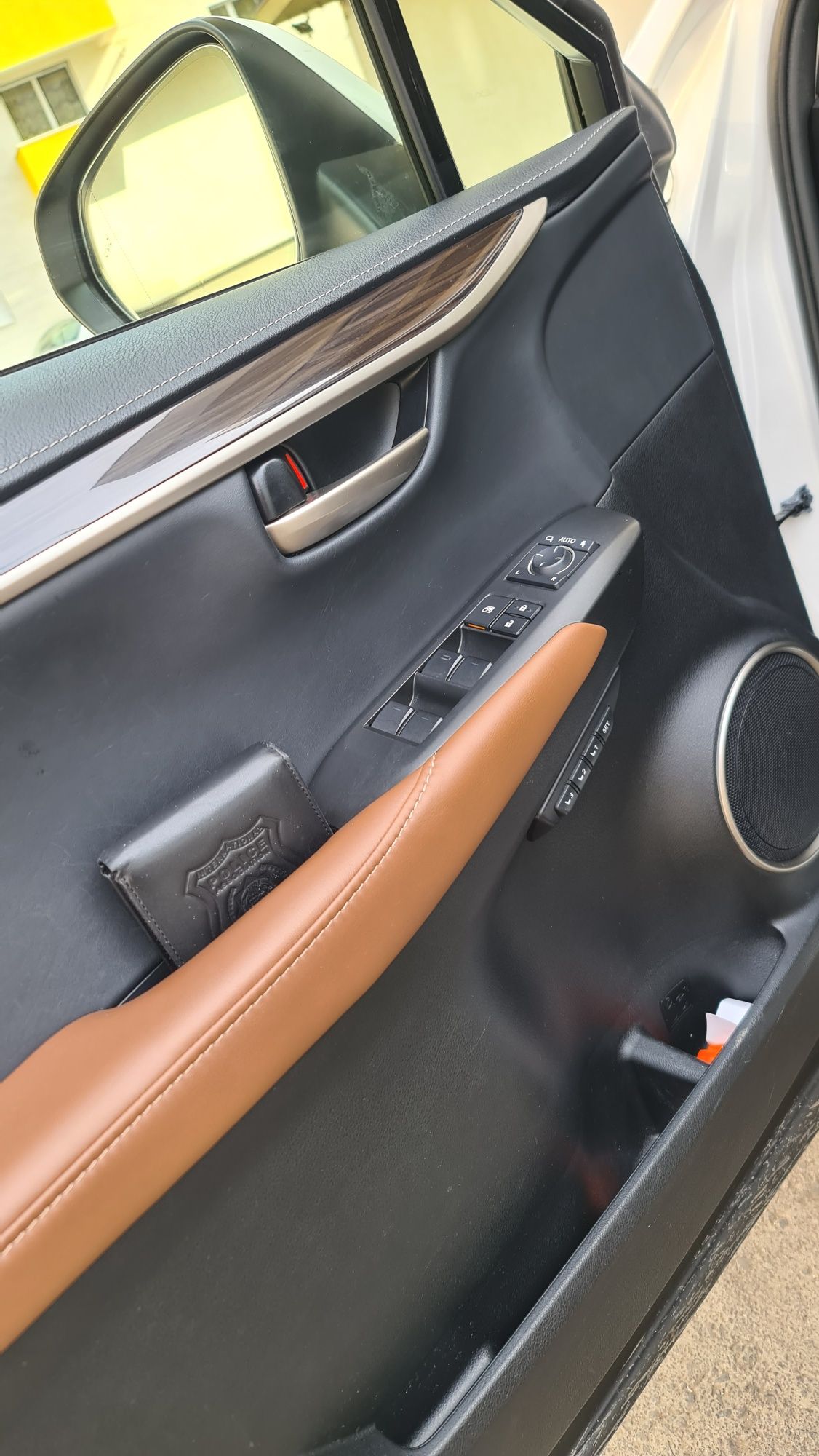 Vând Lexus nx 300