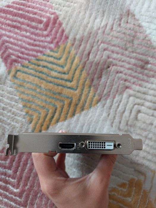 Placa Video AMD Radeon R7 240 PowerColor 2GB GDDR5