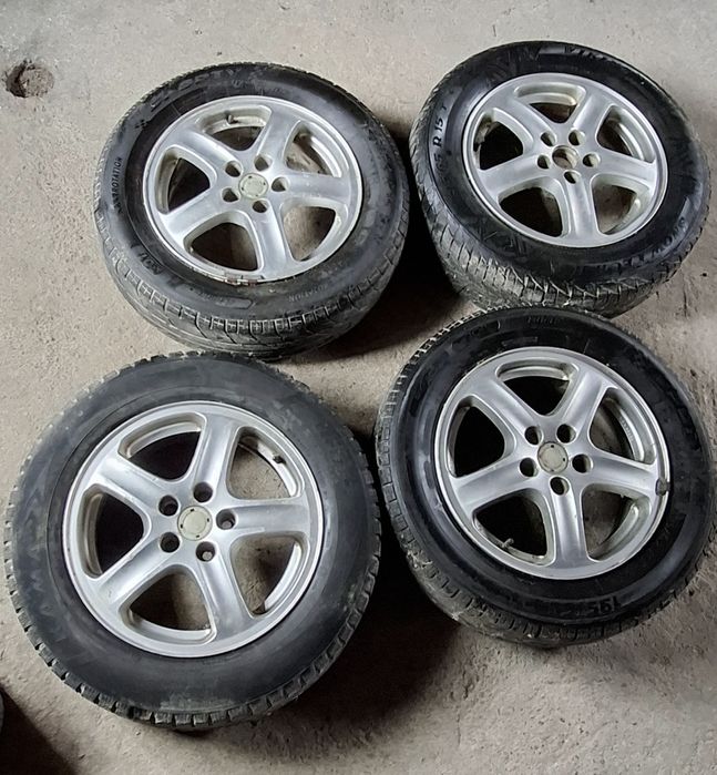 Vând jante de Golf 4